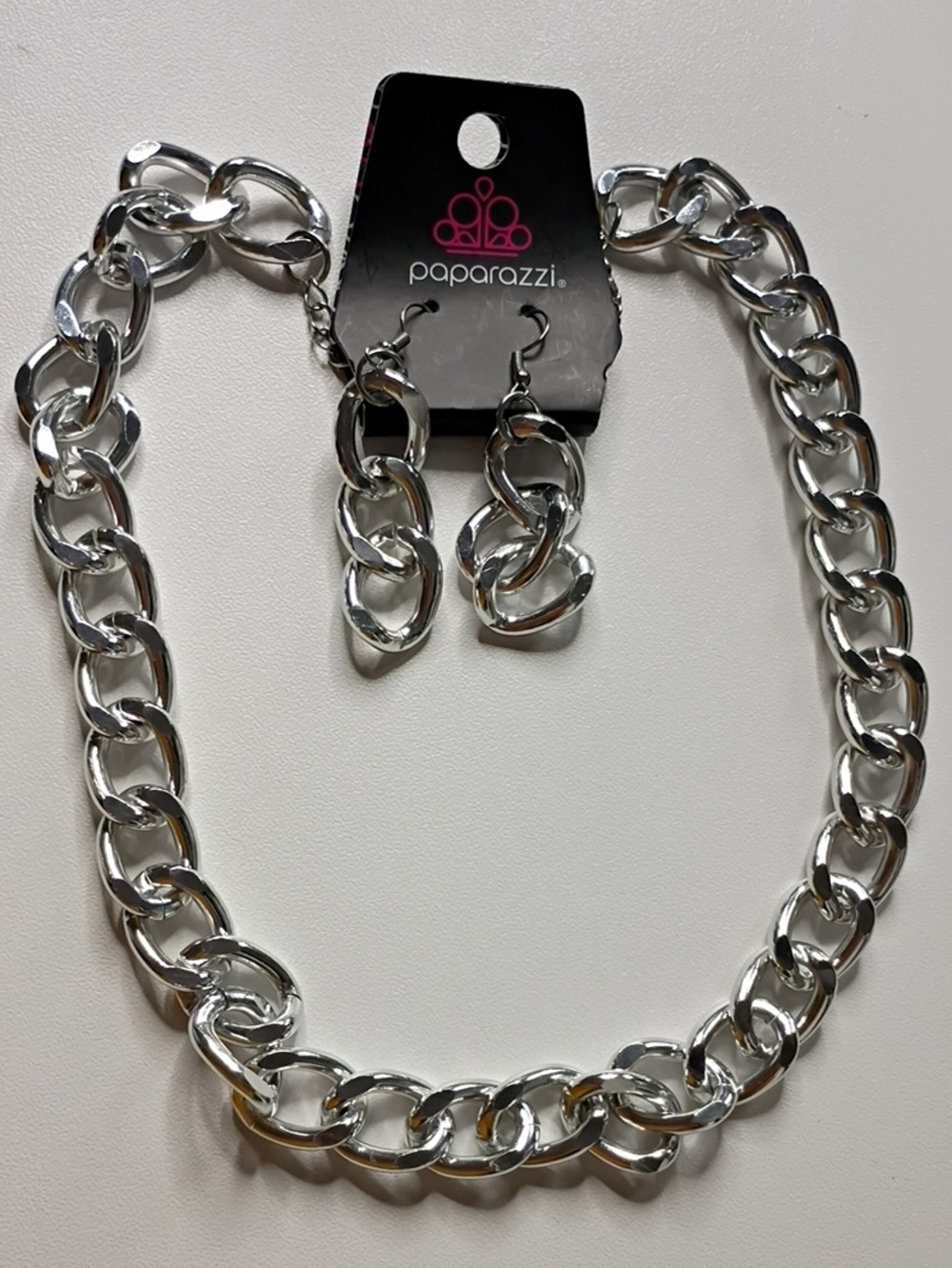Paparazzi Shiny Silver Linked Chain Necklace with Matching Earrings